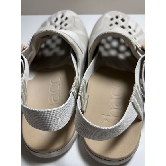 Chaco Chillos clogs. Size 8(W). - Picture 3 of 8